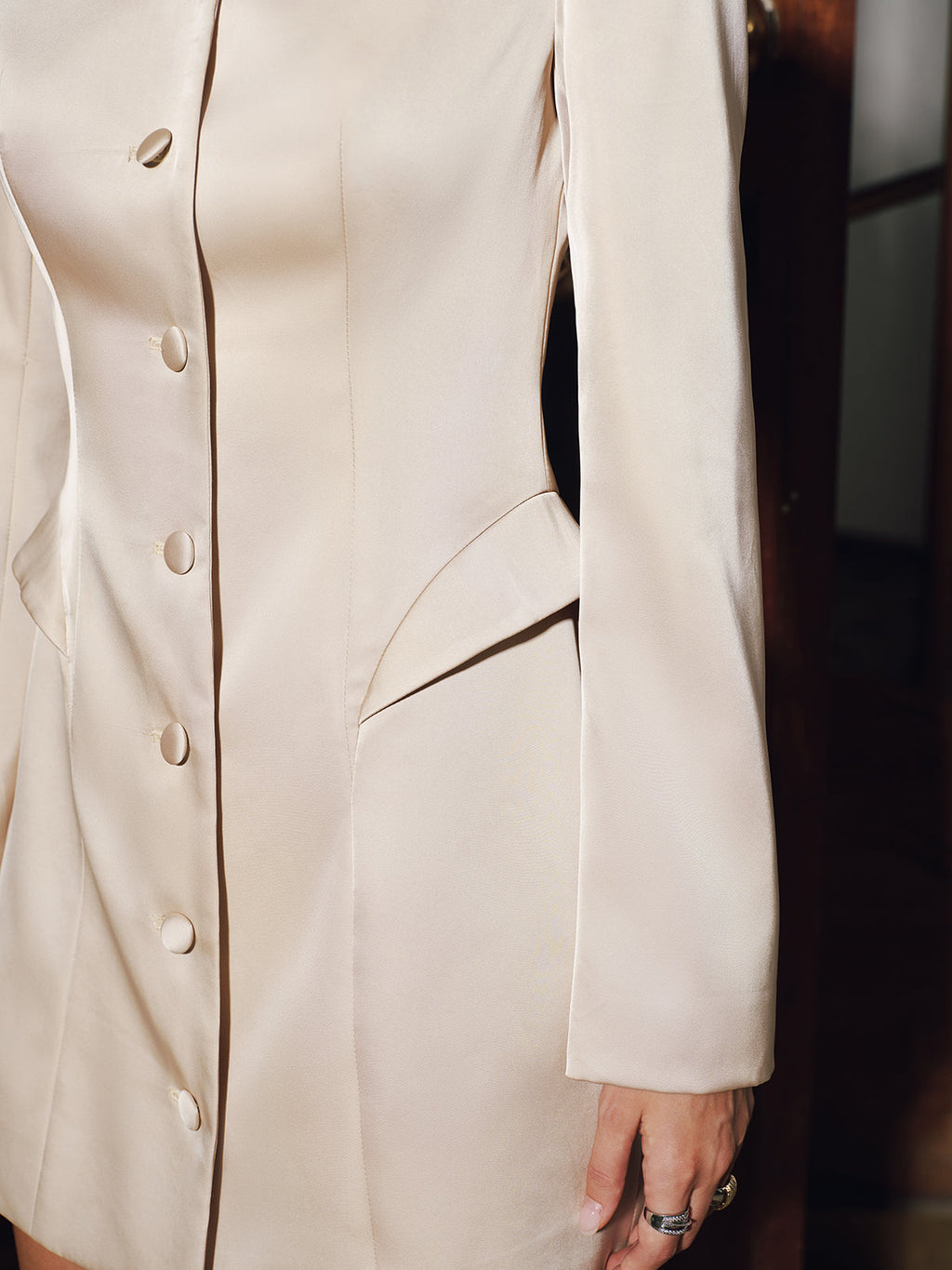 Önden Düğmeli Saten Mini Blazer Elbise