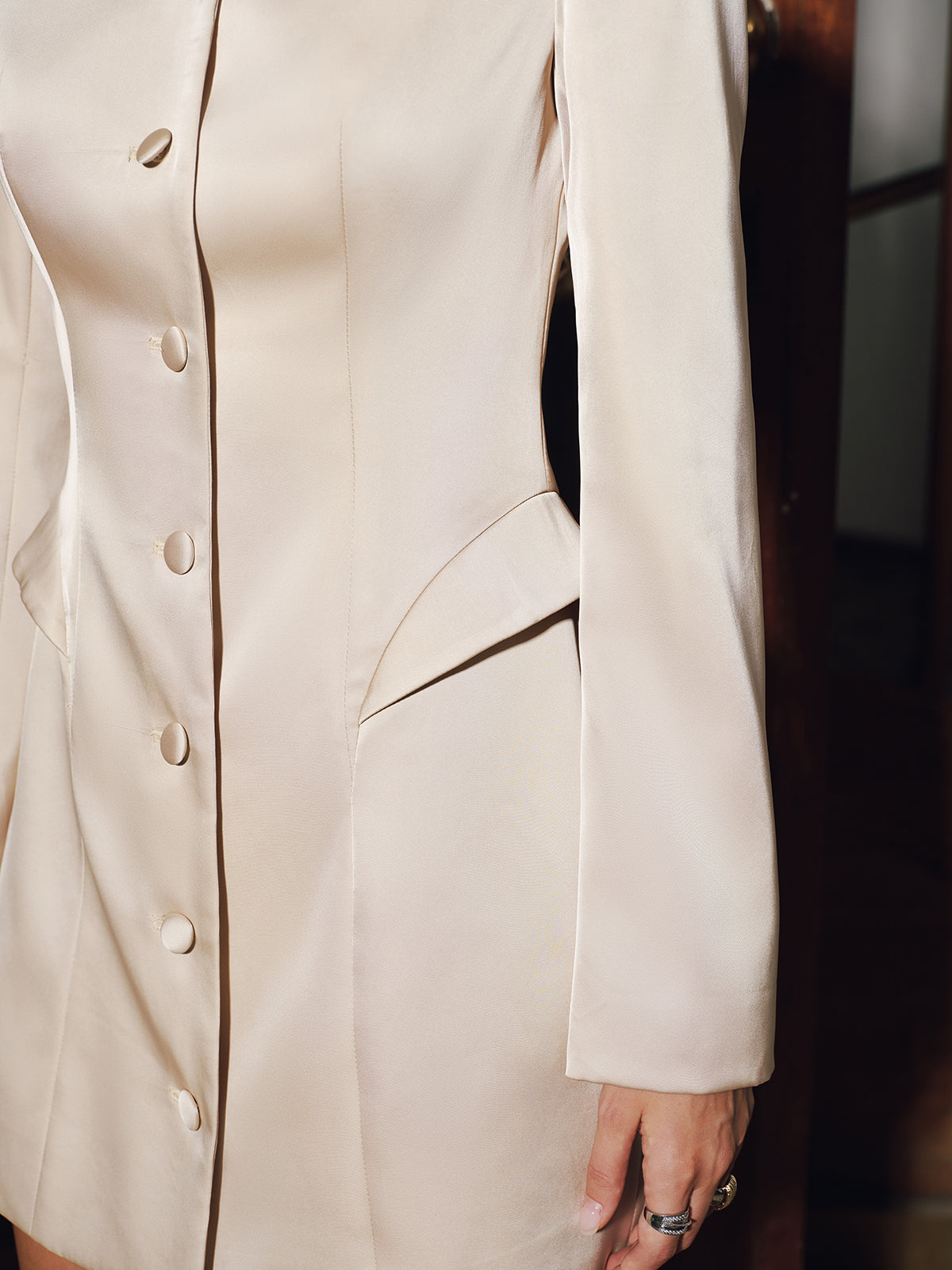 Önden Düğmeli Saten Mini Blazer Elbise