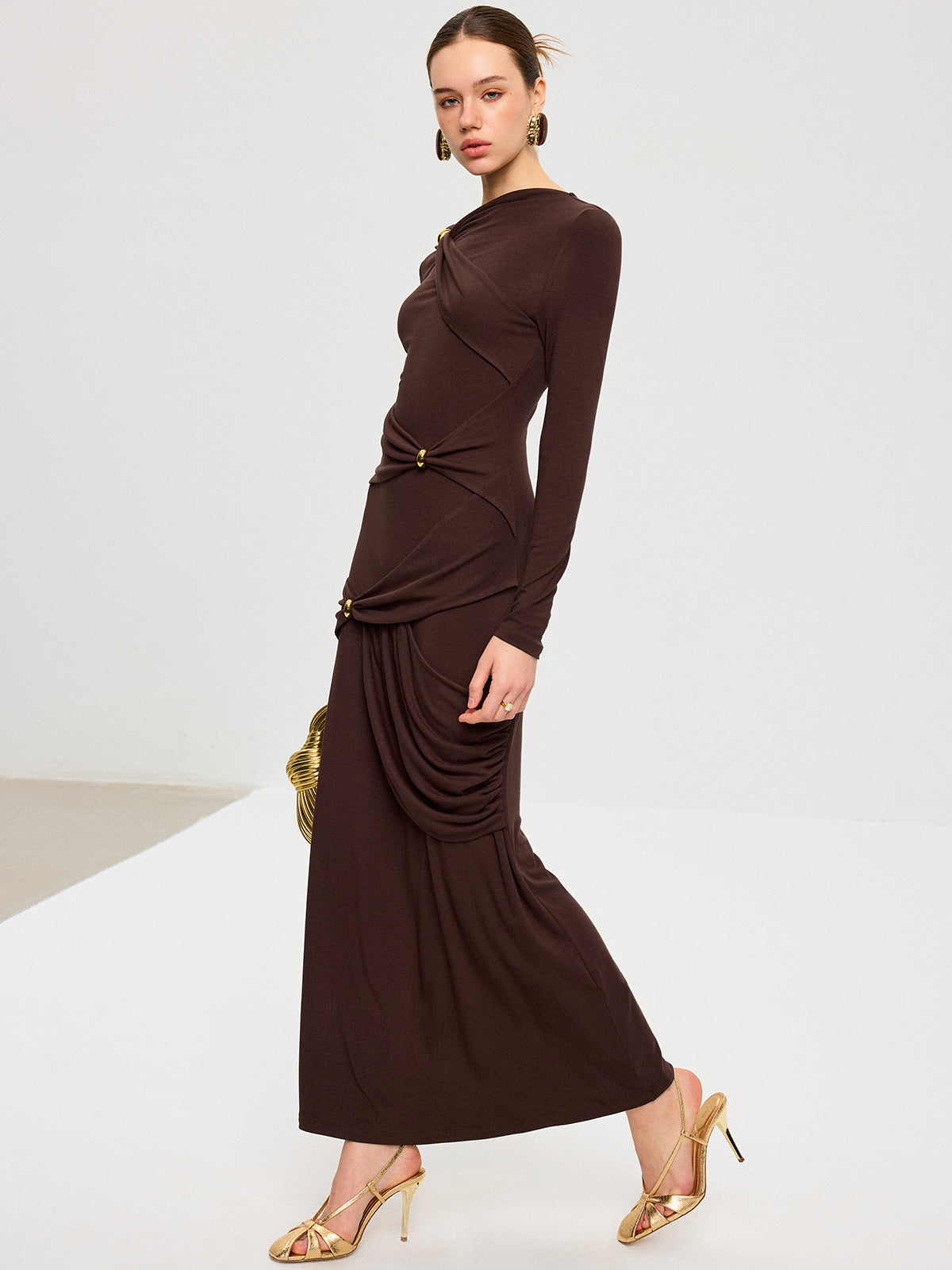 Metal Detaylı Uzun Kollu Draped Maxi Elbise
