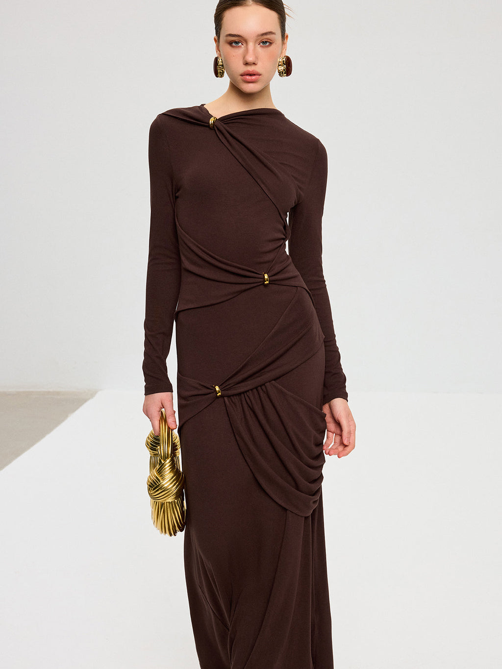 Metal Detaylı Uzun Kollu Draped Maxi Elbise