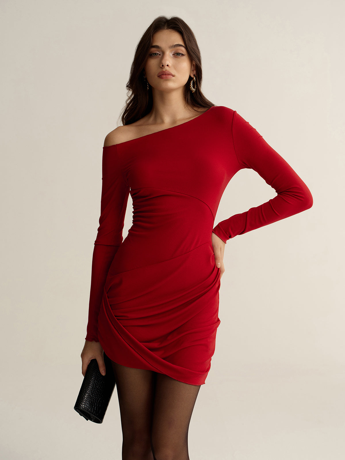 Slim Fit Düşük Omuzlu Büzgülü Mini Elbise