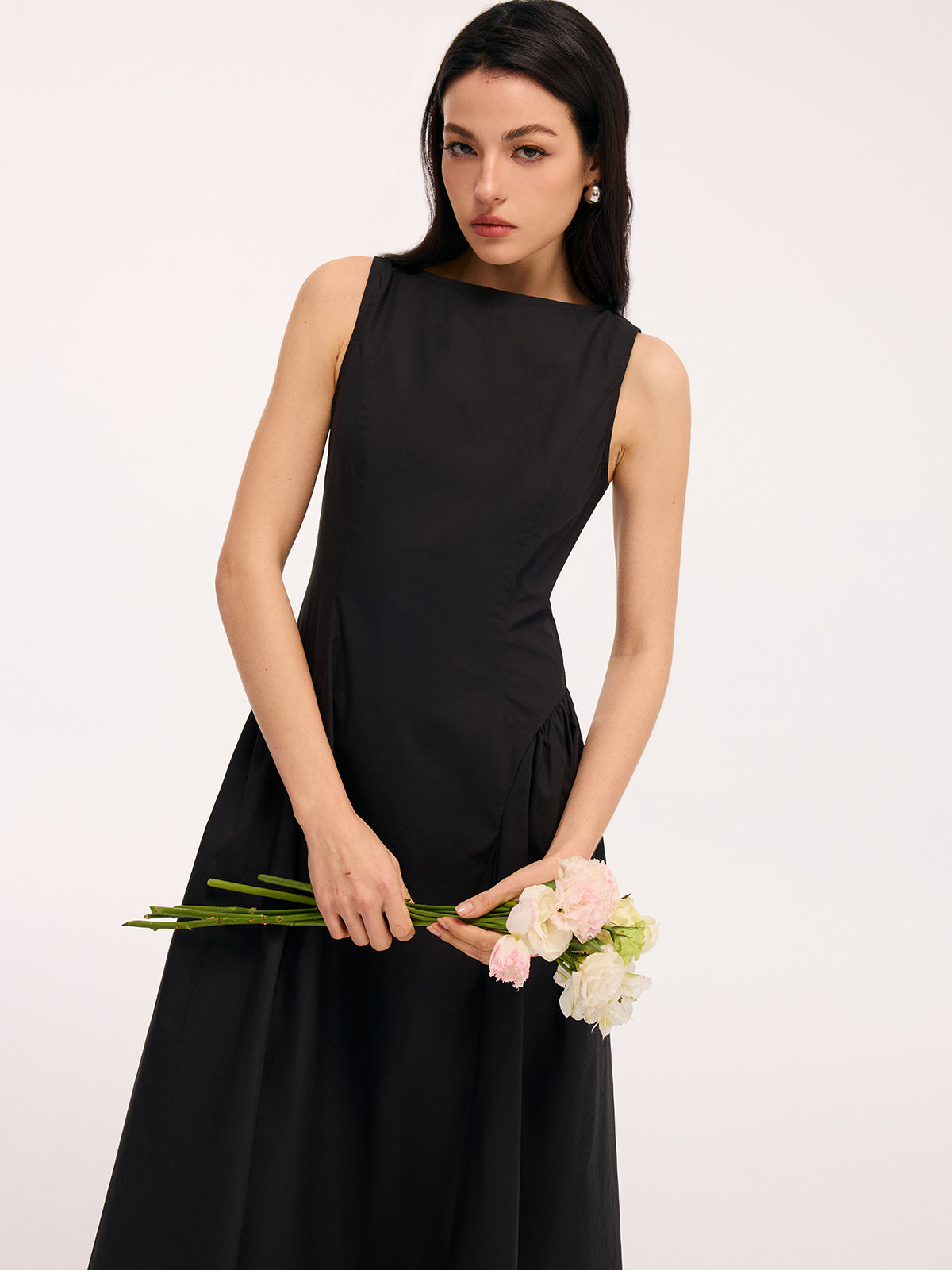 Şemsiye Kesim Etek Uçlu Sırt Dekolteli Pamuklu Kolsuz Maxi Elbise