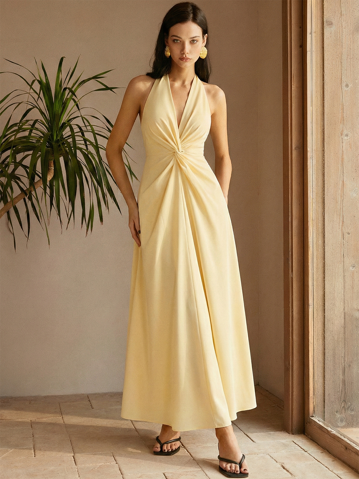 Halter Yaka Burgulu Bel Detaylı Maxi Elbise