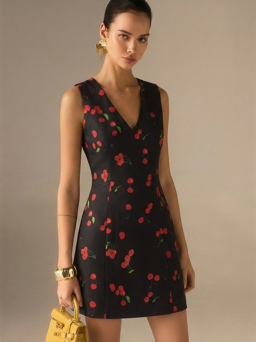 Cherry Desenli Kolsuz V Yaka Mini Elbise