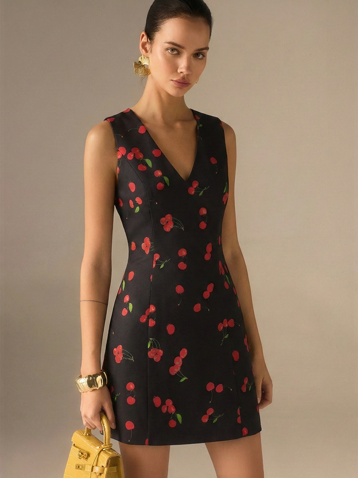 Cherry Desenli Kolsuz V Yaka Mini Elbise
