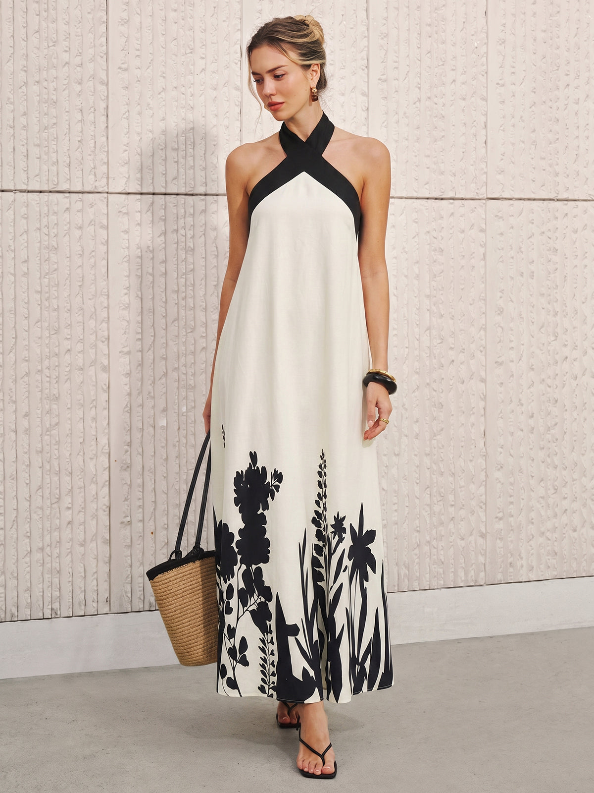 Halter Yaka Çiçek Desenli Midi Elbise